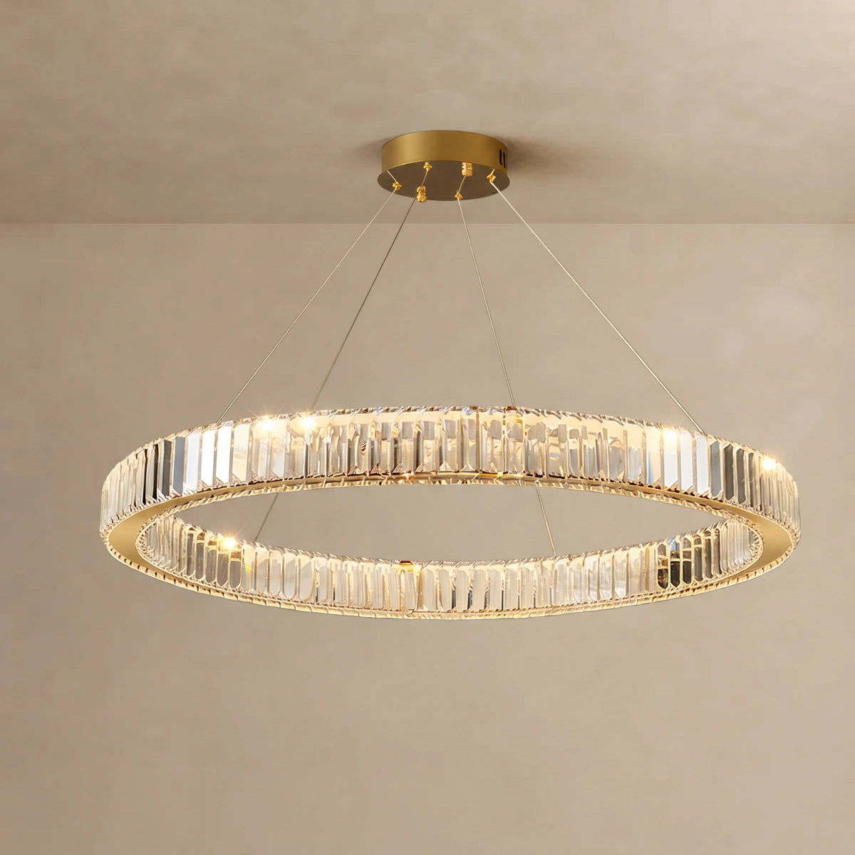 Modern Interlaced Ring Pendant Light — Radiant Gold Layered Design for Upscale Interior