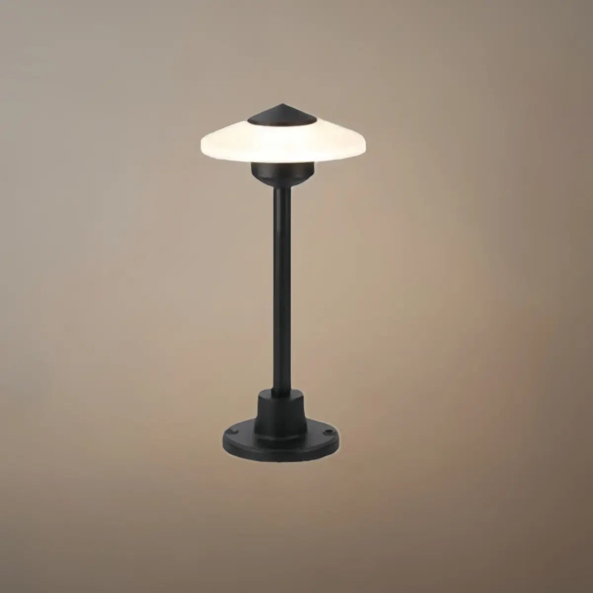 Arcato Minimalist Floor Lamp--Aluminum Outdoor Garden