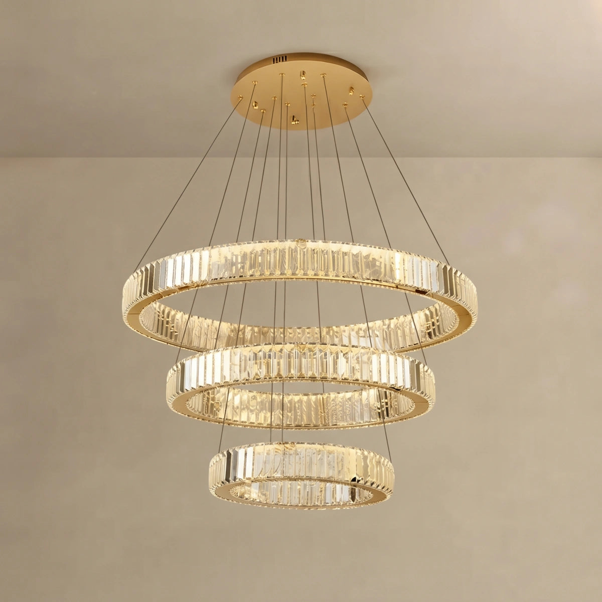 Modern Interlaced Ring Pendant Light — Radiant Gold Layered Design for Upscale Interior