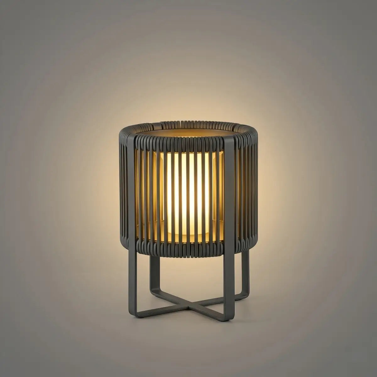 Vintage_Outdoor_Floor_Lamp