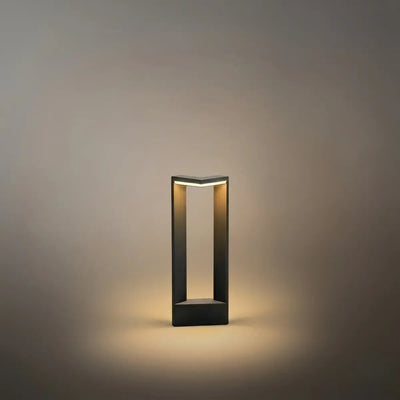 Minimalist_Right-Angle_Outdoor_Pathway_Light