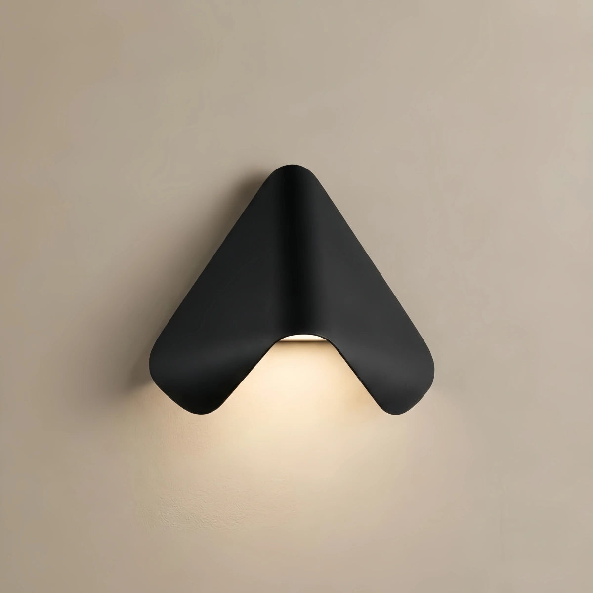Arcato_Modern_Triangle_Wall_Lamp_-_Black_White_Metal_Outdoor