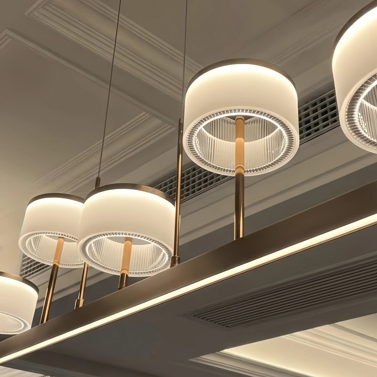 Modern Linear Gold Black Pendant Light – Mid-Century Sculptural Elegance Dining Room
