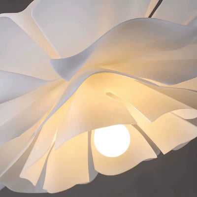 Crema Modern Flower-Shaped Pendant Light – White Metal/Acrylic for Dining Room