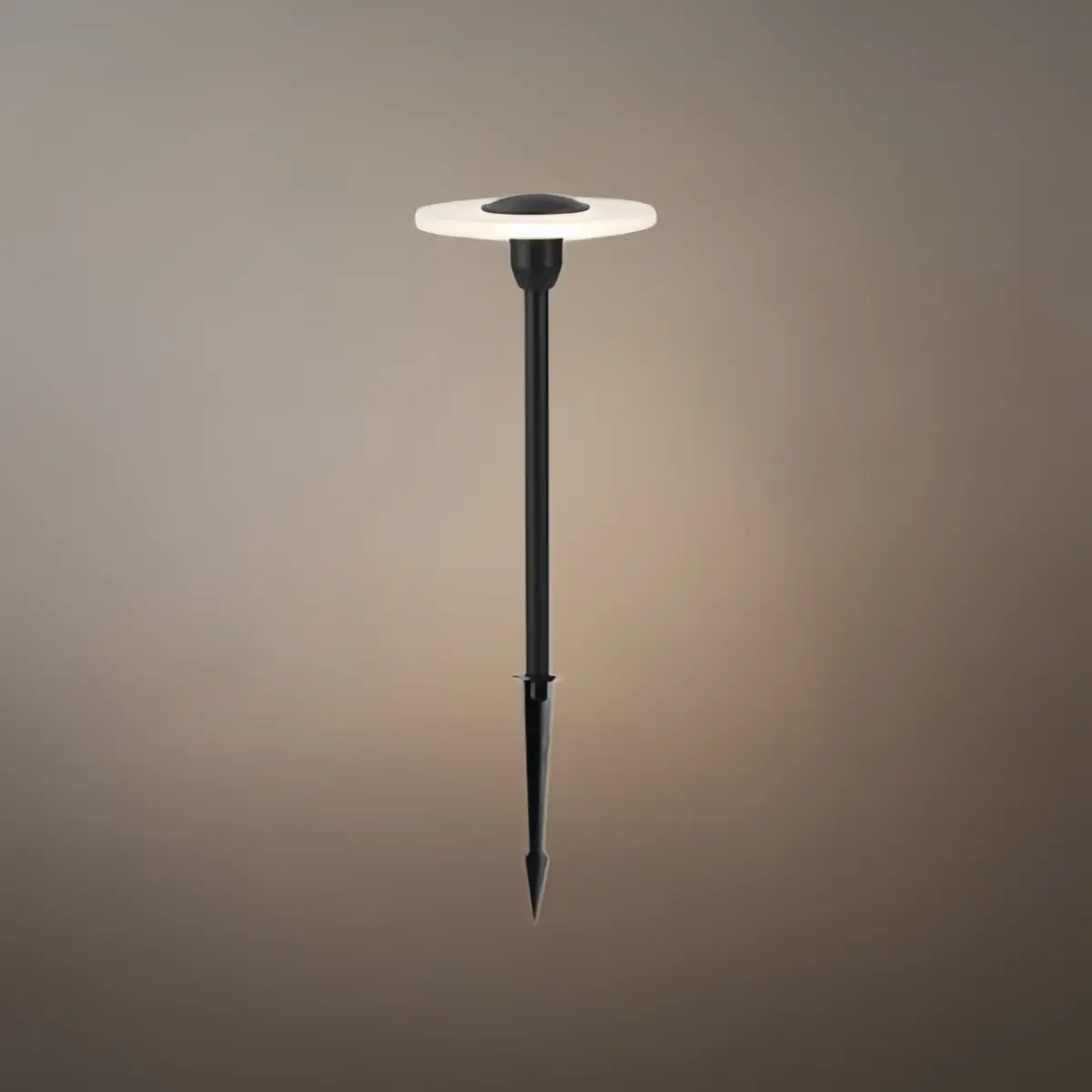 Arcato Minimalist Floor Lamp--Aluminum Garden
