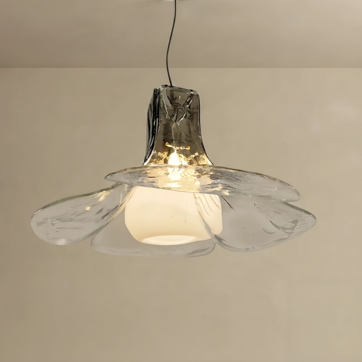 Vetro_Modern_Flower_Glass_Pendant_Light__White_Green_Smoked